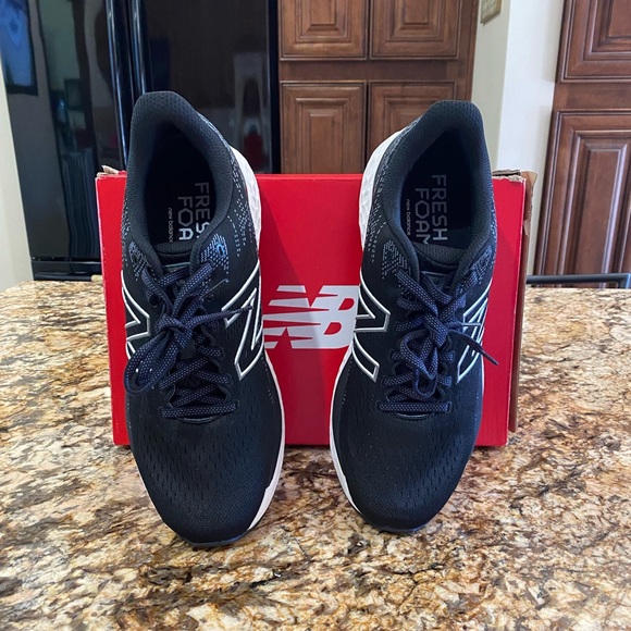 NWT NEW BALANCE RUNNING COURSE - Picture 3 of 11